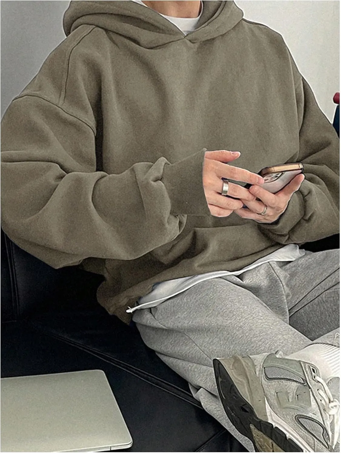 SOLY HUX Men's Oversized Hoodies Long Sleeve Drop Shoulder Basic Pullover Sweatshirt with Hood