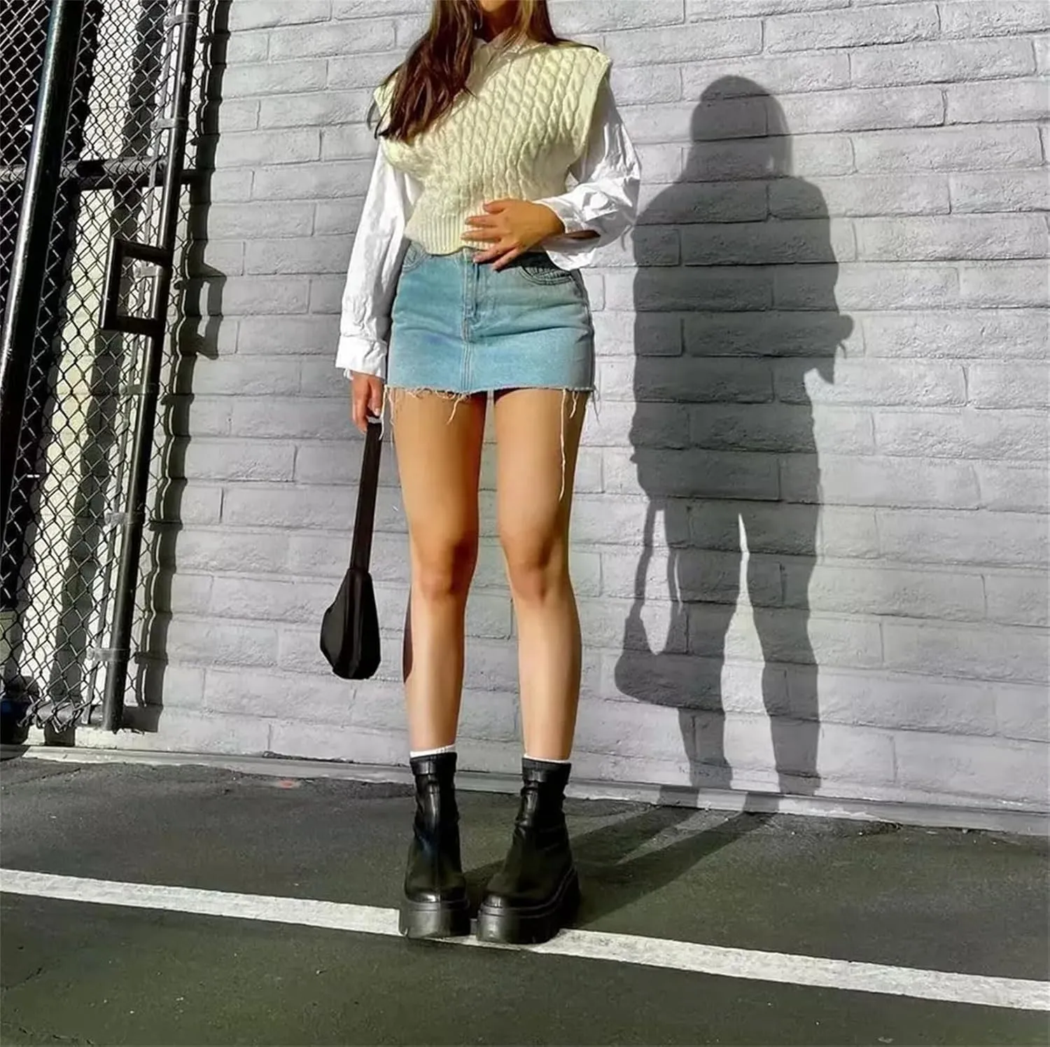 Womens Mini Denim Skirt with Pockets Y2k Streetwear Sexy High Waist Vintage Frayed Hem Jean Shorts Skirts